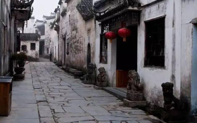 金牌导游牛刚搭档沈梦辰助力山西文旅！网友：山西再添“晋商少奶奶”一个！